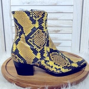MARIPE' l Snake Side Zip Ankle Boots Made in Italy Size 36 / 6